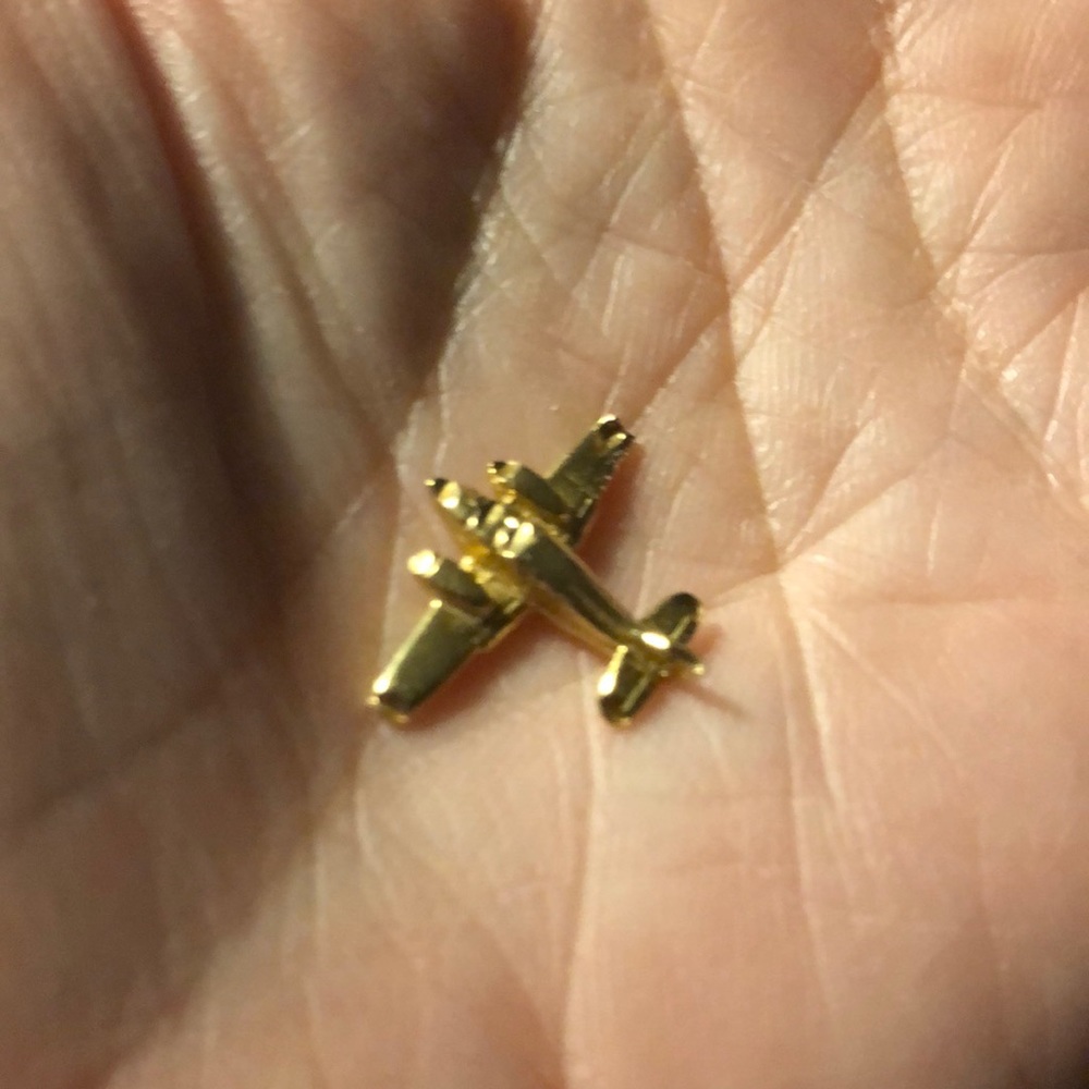 14k solid gold plane
